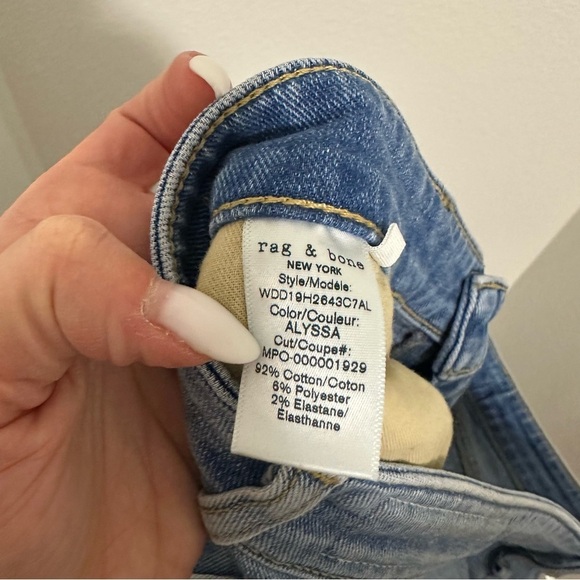 Rag & Bone Drew Low Rise Slim Boyfriend Jeans Raw Hem
Medium Wash Blue Size 34 - Picture 7 of 8